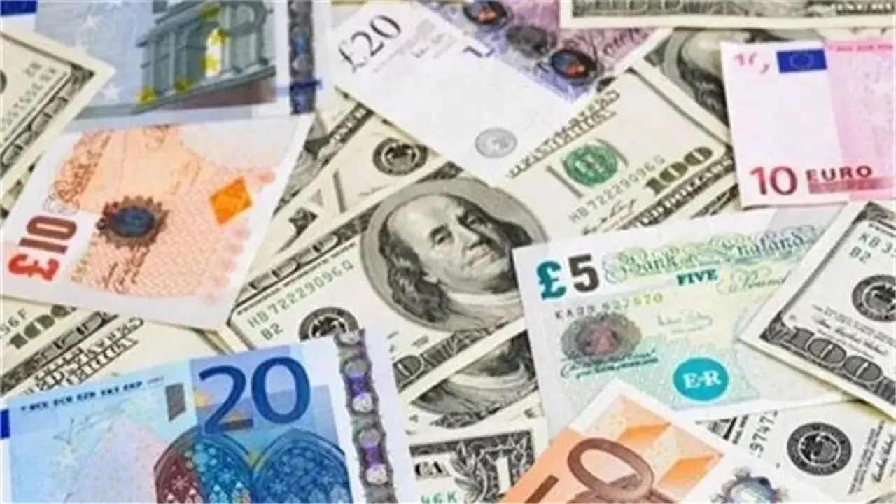 تغيرات أسعار العملات الأجنبية مقابل الجنيه في تعاملات السبت داخل البنوك المصرية